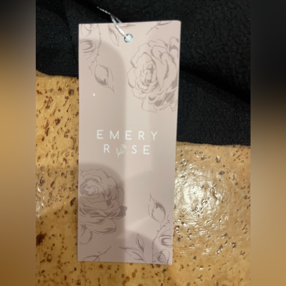 Emery Rose  Black Ruched Frill Short Sleeve Crop Top Size XL ( fits like L) - Picture 7 of 15